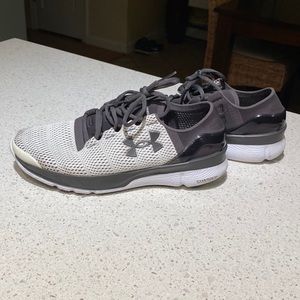 Under Armor speed form charged running shoes